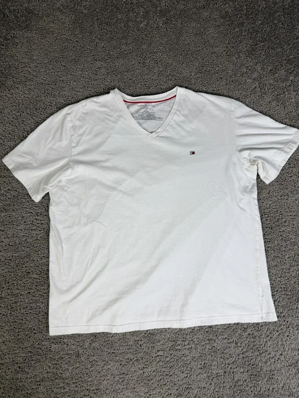 Tommy Hilfiger Shirt Mens XL White V-Neck Logo Cotton Jersey Classic Fit